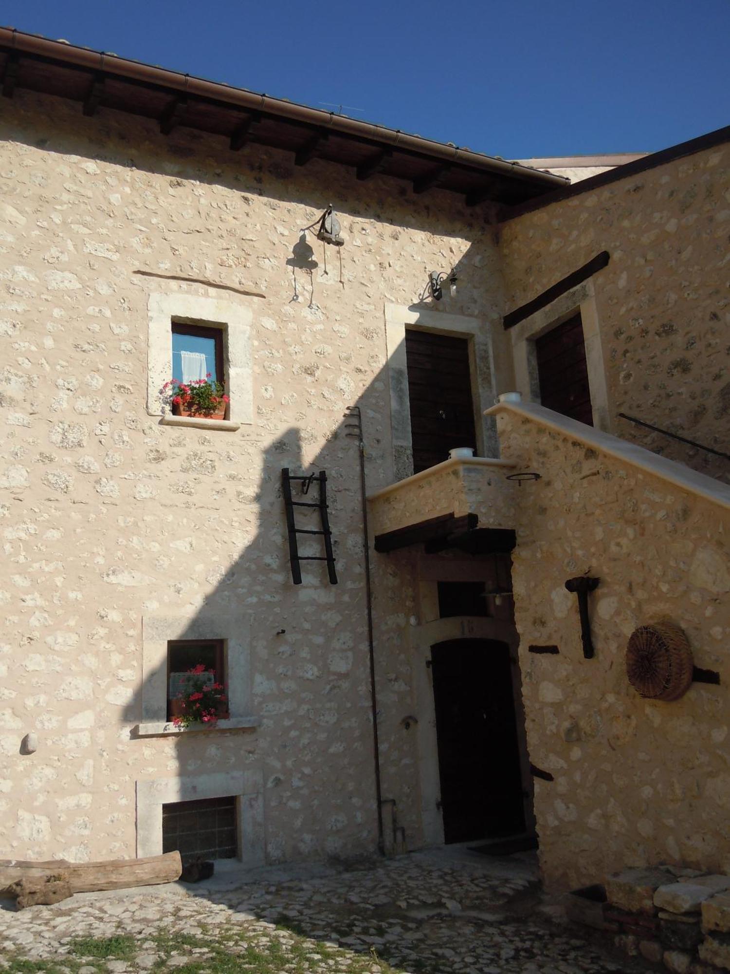 La Casa Su Le Dimore Del Borgo Santo Stefano Di Sessanio Ngoại thất bức ảnh
